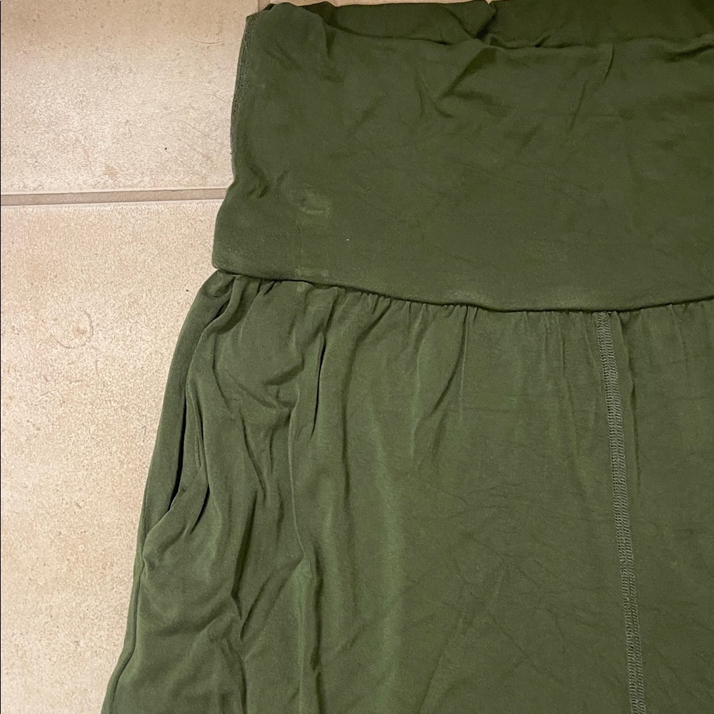 Elegant Forest Green Women's Yoga Leggings - Picture 3 of 5